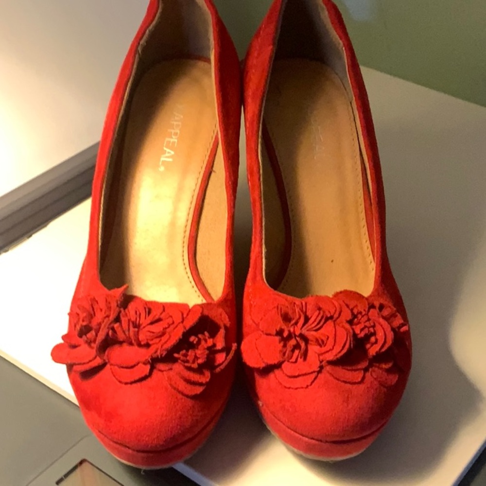 X-Appeal Red wedge heels with flower toes size 6